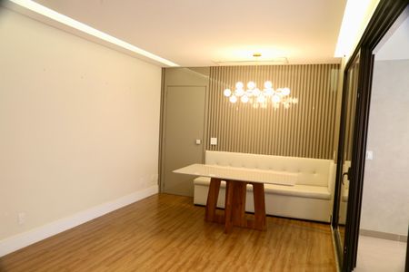 Apartamento para alugar com 101m², 2 quartos e 2 vagasSala