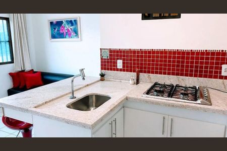 Cozinha de apartamento para alugar com 1 quarto, 45m² em Stella Maris, Salvador