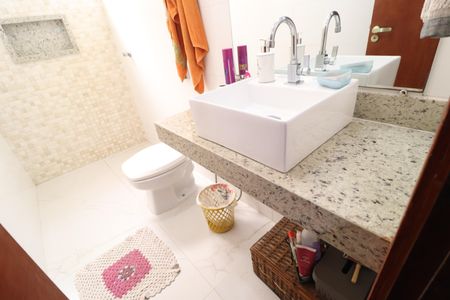 Casa para alugar com 180m², 3 quartos e 2 vagasBanheiro Social