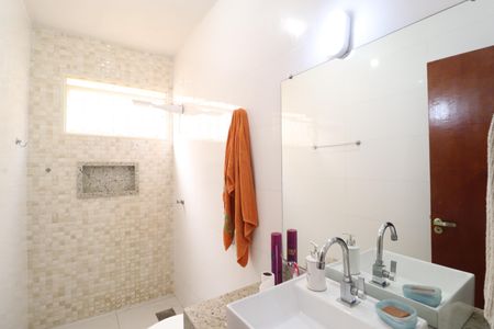 Casa para alugar com 180m², 3 quartos e 2 vagasBanheiro Social