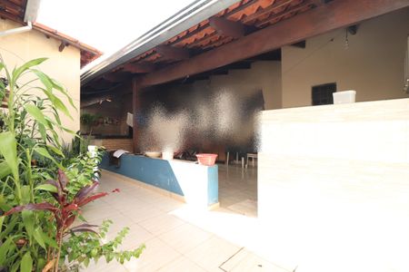 Casa para alugar com 180m², 3 quartos e 2 vagasVaranda