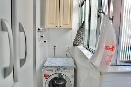 Apartamento à venda com 68m², 3 quartos e 1 vagaÁrea de Serviço