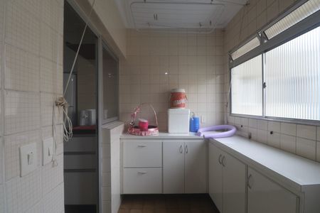 Apartamento para alugar com 160m², 3 quartos e 1 vagaÁrea de Serviço