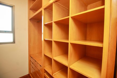 Apartamento à venda com 300m², 5 quartos e 5 vagasCloset  2