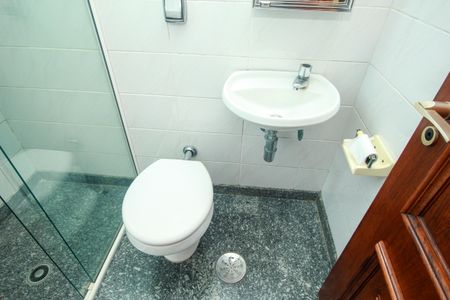 Apartamento à venda com 300m², 5 quartos e 5 vagasBanheiro de serviço