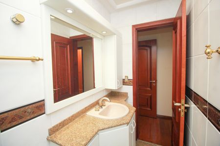 Apartamento à venda com 300m², 5 quartos e 5 vagasBanheiro Social 1