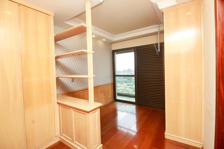 Apartamento à venda com 300m², 5 quartos e 5 vagasSuíte 1