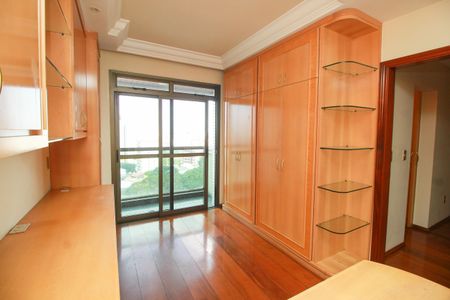 Apartamento à venda com 300m², 5 quartos e 5 vagasEscritório