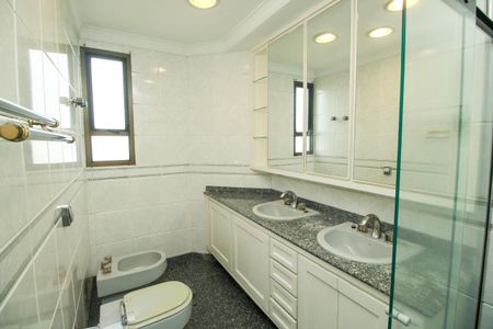 Apartamento à venda com 300m², 5 quartos e 5 vagasBanheiro Social 2