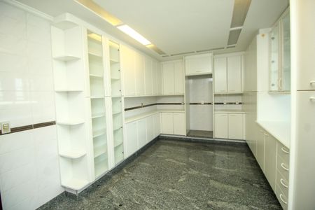 Apartamento à venda com 300m², 5 quartos e 5 vagasCopa