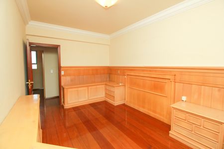 Apartamento à venda com 300m², 5 quartos e 5 vagasQuarto 1