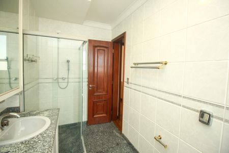 Apartamento à venda com 300m², 5 quartos e 5 vagasBanheiro Social 2