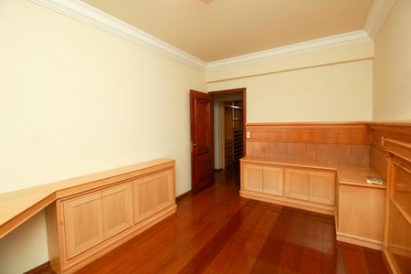 Apartamento à venda com 300m², 5 quartos e 5 vagasQuarto 1