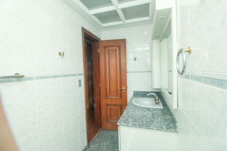 Apartamento à venda com 300m², 5 quartos e 5 vagasBanheiro da Suíte 2
