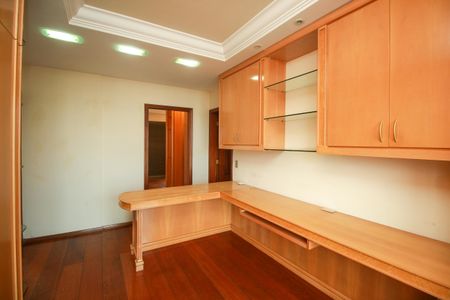 Apartamento à venda com 300m², 5 quartos e 5 vagasEscritório