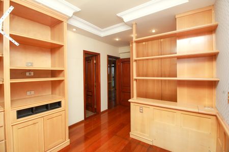 Apartamento à venda com 300m², 5 quartos e 5 vagasSuíte 1