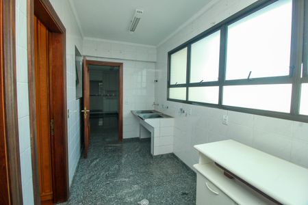 Apartamento à venda com 300m², 5 quartos e 5 vagasÁrea de Serviço