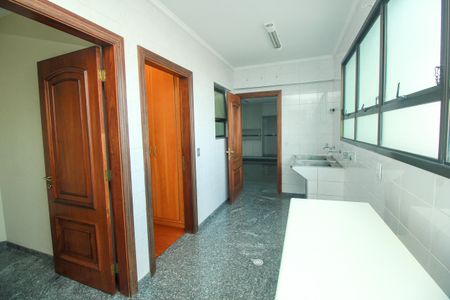 Apartamento à venda com 300m², 5 quartos e 5 vagasÁrea de Serviço