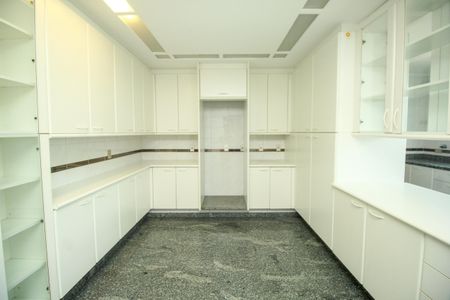 Apartamento à venda com 300m², 5 quartos e 5 vagasCopa