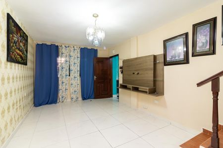 Casa para alugar com 180m², 3 quartos e 2 vagasSala