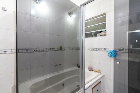 Casa para alugar com 180m², 3 quartos e 2 vagasBanheiro da Suíte 1