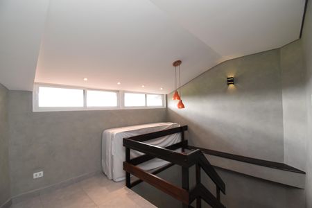 Casa para alugar com 182m², 4 quartos e 4 vagasCorredor/Escadas