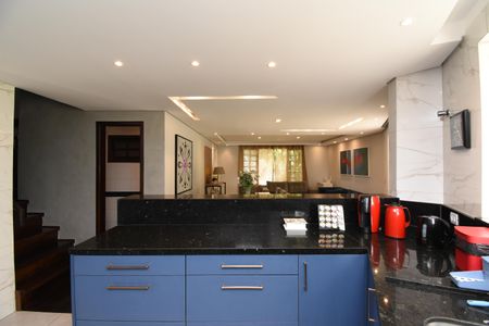 Casa para alugar com 182m², 4 quartos e 4 vagasSala