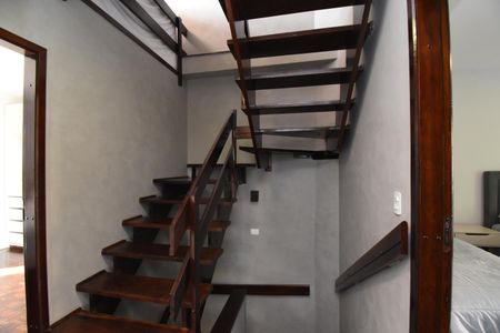 Casa para alugar com 182m², 4 quartos e 4 vagasCorredor/Escadas