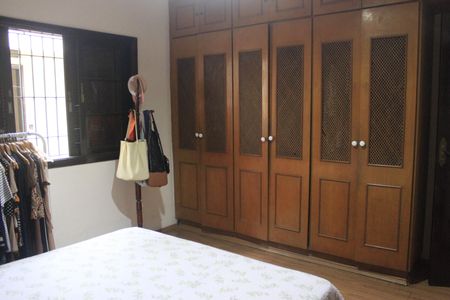 Casa à venda com 250m², 3 quartos e 3 vagasSuíte