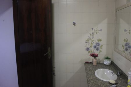 Casa à venda com 250m², 3 quartos e 3 vagasBanheiro da Suíte