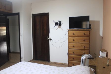 Casa à venda com 250m², 3 quartos e 3 vagasSuíte