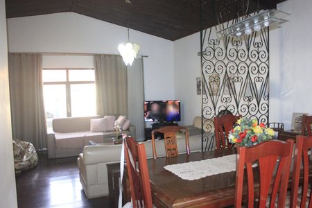 Casa à venda com 250m², 3 quartos e 3 vagasSala de jantar
