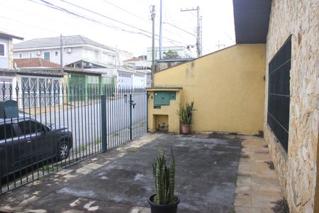 Casa à venda com 250m², 3 quartos e 3 vagasFachada e garagem