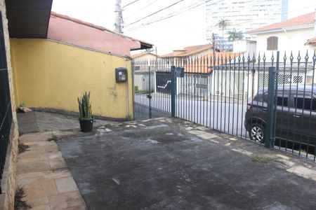 Casa à venda com 250m², 3 quartos e 3 vagasFachada e garagem