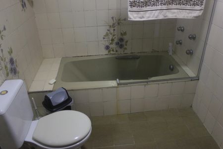 Casa à venda com 250m², 3 quartos e 3 vagasBanheiro da Suíte
