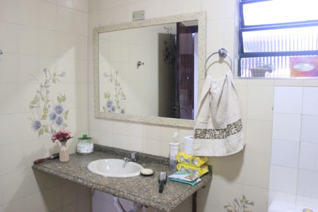 Casa à venda com 250m², 3 quartos e 3 vagasBanheiro da Suíte
