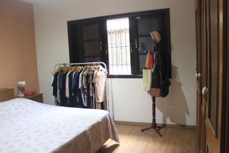 Casa à venda com 250m², 3 quartos e 3 vagasSuíte