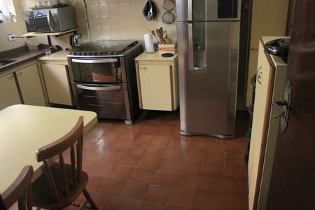 Casa à venda com 250m², 3 quartos e 3 vagasCozinha