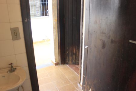 Casa à venda com 250m², 3 quartos e 3 vagasBanheiro da edícula