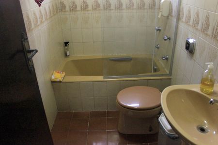 Casa à venda com 250m², 3 quartos e 3 vagasBanheiro social