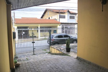 Casa à venda com 250m², 3 quartos e 3 vagasFachada e garagem