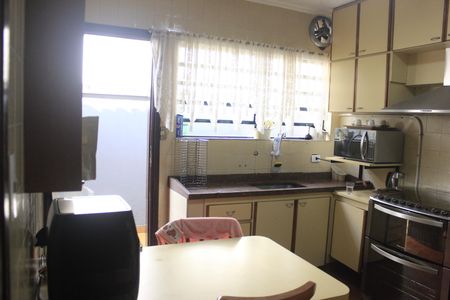 Casa à venda com 250m², 3 quartos e 3 vagasCozinha