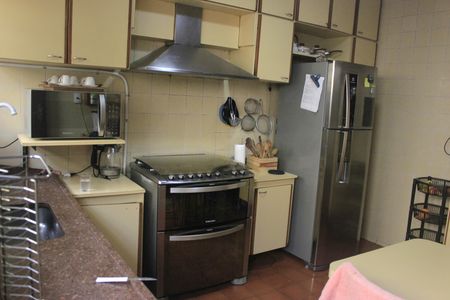 Casa à venda com 250m², 3 quartos e 3 vagasCozinha
