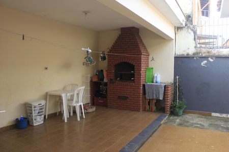 Casa à venda com 250m², 3 quartos e 3 vagasQuintal