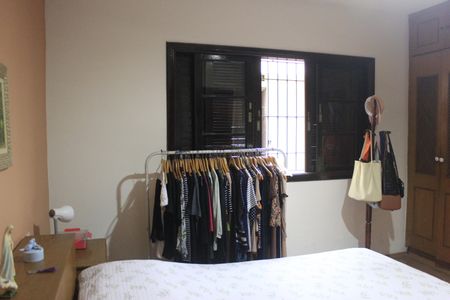 Casa à venda com 250m², 3 quartos e 3 vagasSuíte