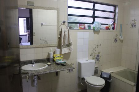 Casa à venda com 250m², 3 quartos e 3 vagasBanheiro da Suíte