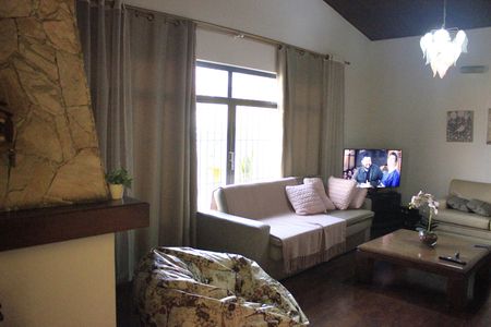 Sala de casa à venda com 3 quartos, 250m² em Jardim Santa Mena, Guarulhos