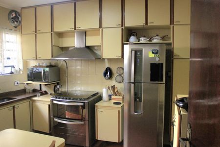 Casa à venda com 250m², 3 quartos e 3 vagasCozinha