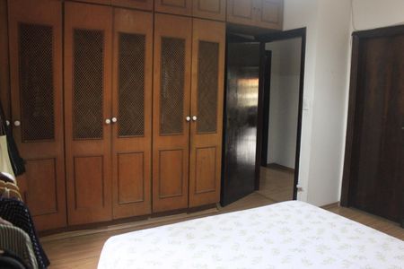 Casa à venda com 250m², 3 quartos e 3 vagasSuíte