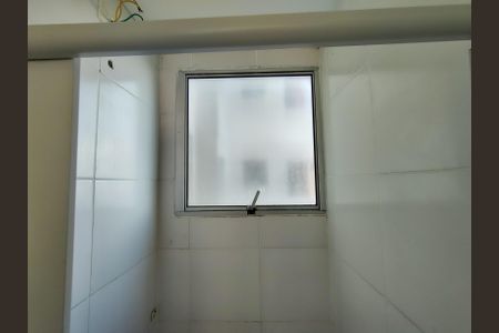 Banheiro de apartamento à venda com 2 quartos, 40m² em Cavalhada, Porto Alegre